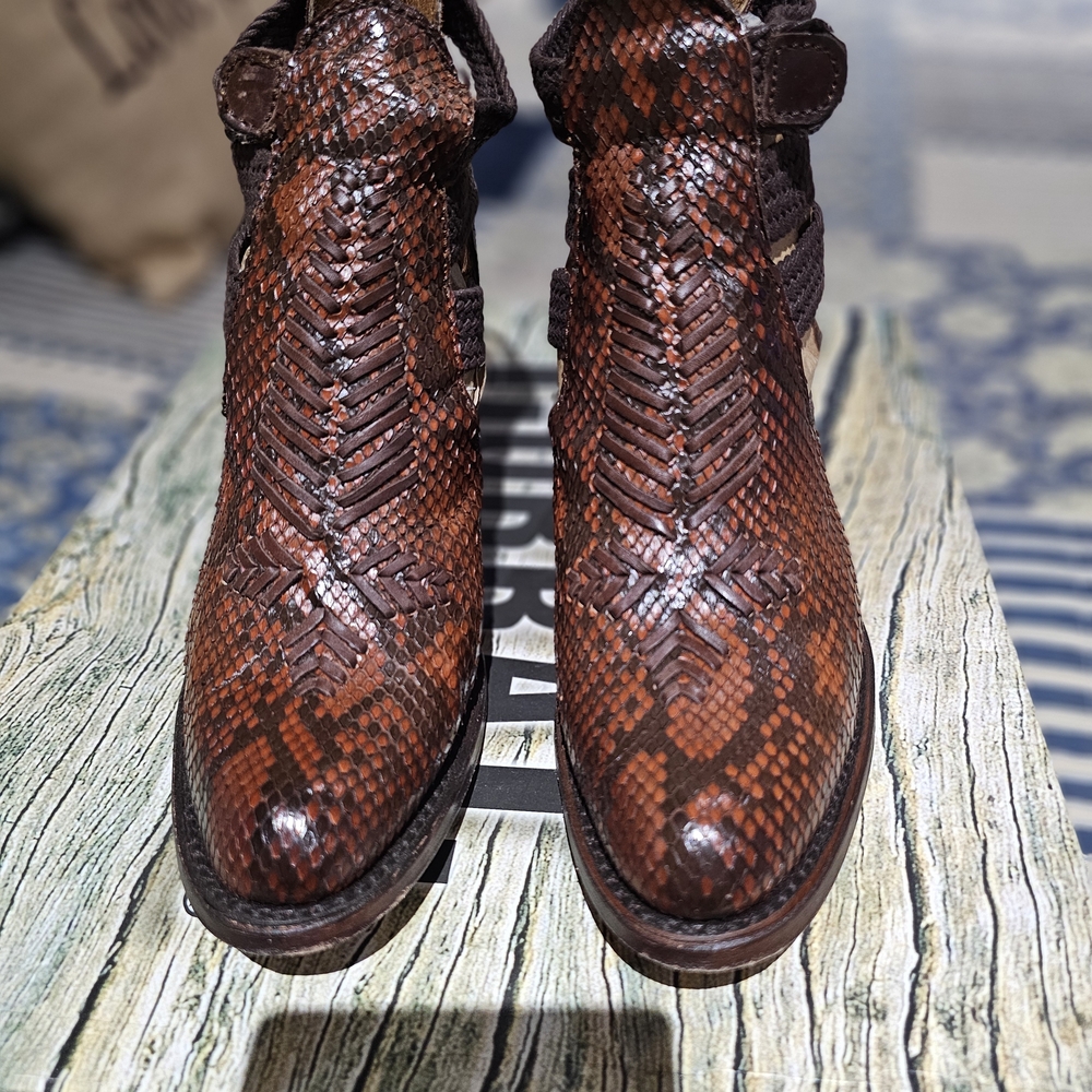 Womens Corral Python Shoe Ankle Boots, Size 7